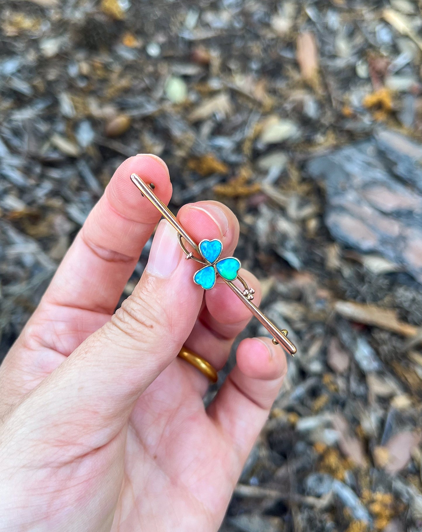 Antique Edwardian Three-Leaves Opal 9k Gold Brooch (1900s UK)