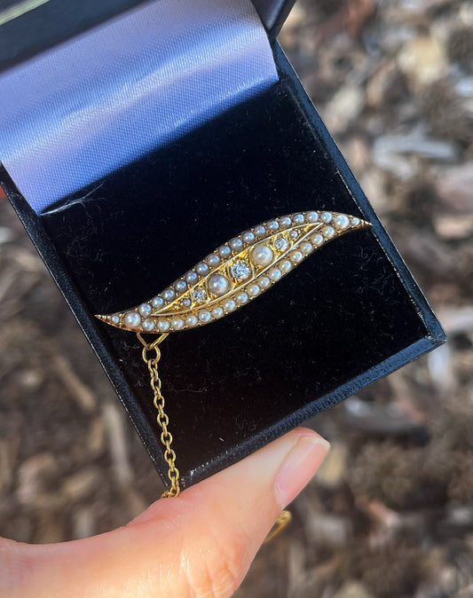 Antique Victorian Wild Pearls & Diamonds 15k Gold Brooch (UK 1890s) Art Nouveau style, unique antique gift collection